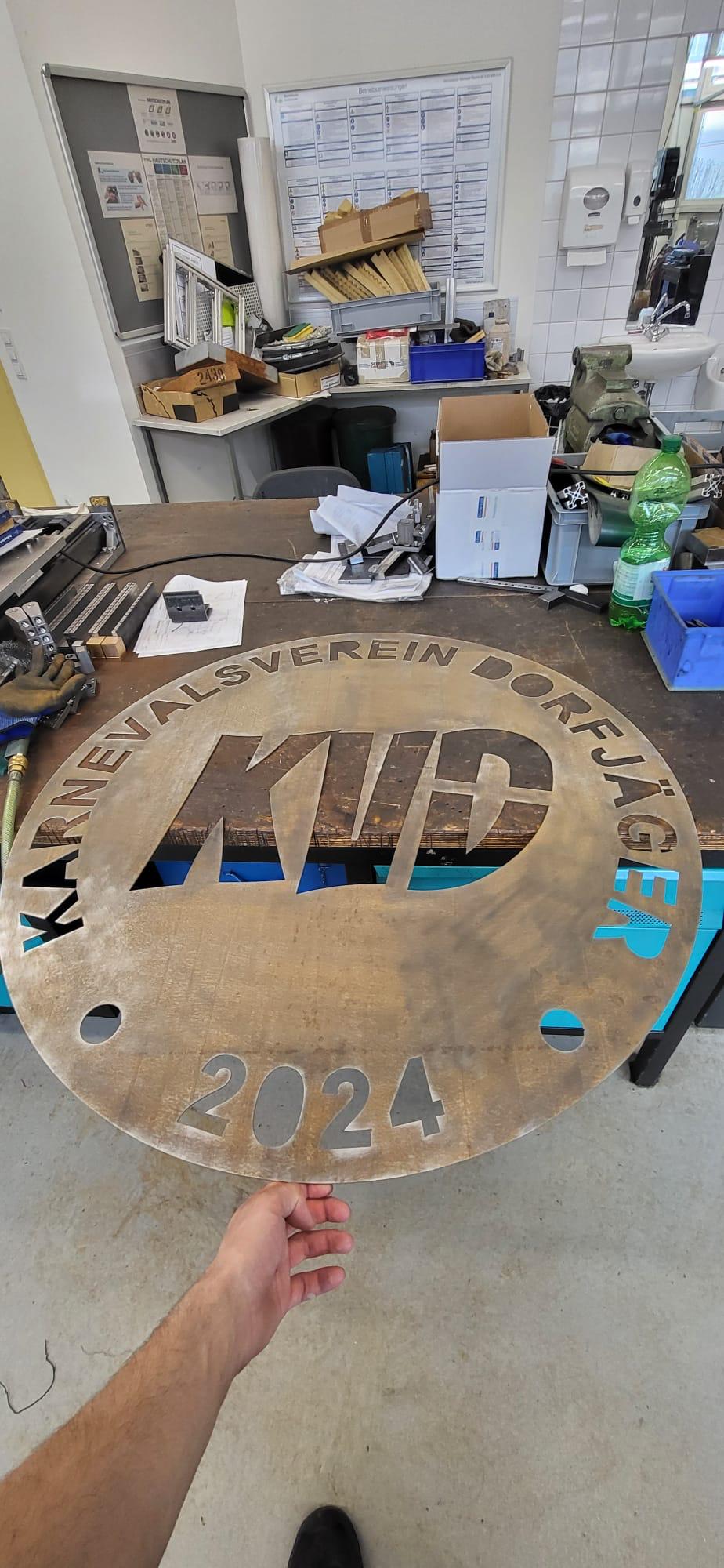 KVD Logo gefertigt und angebracht.